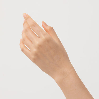 Troubless Invisible Spot Patch Classic – unsichtbares Pflaster kaum erkennbar auf der Haut der Hand